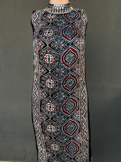Pattern Pillar - Unstitched Kurti Fabric with Ajrakh & Bandhani Craft