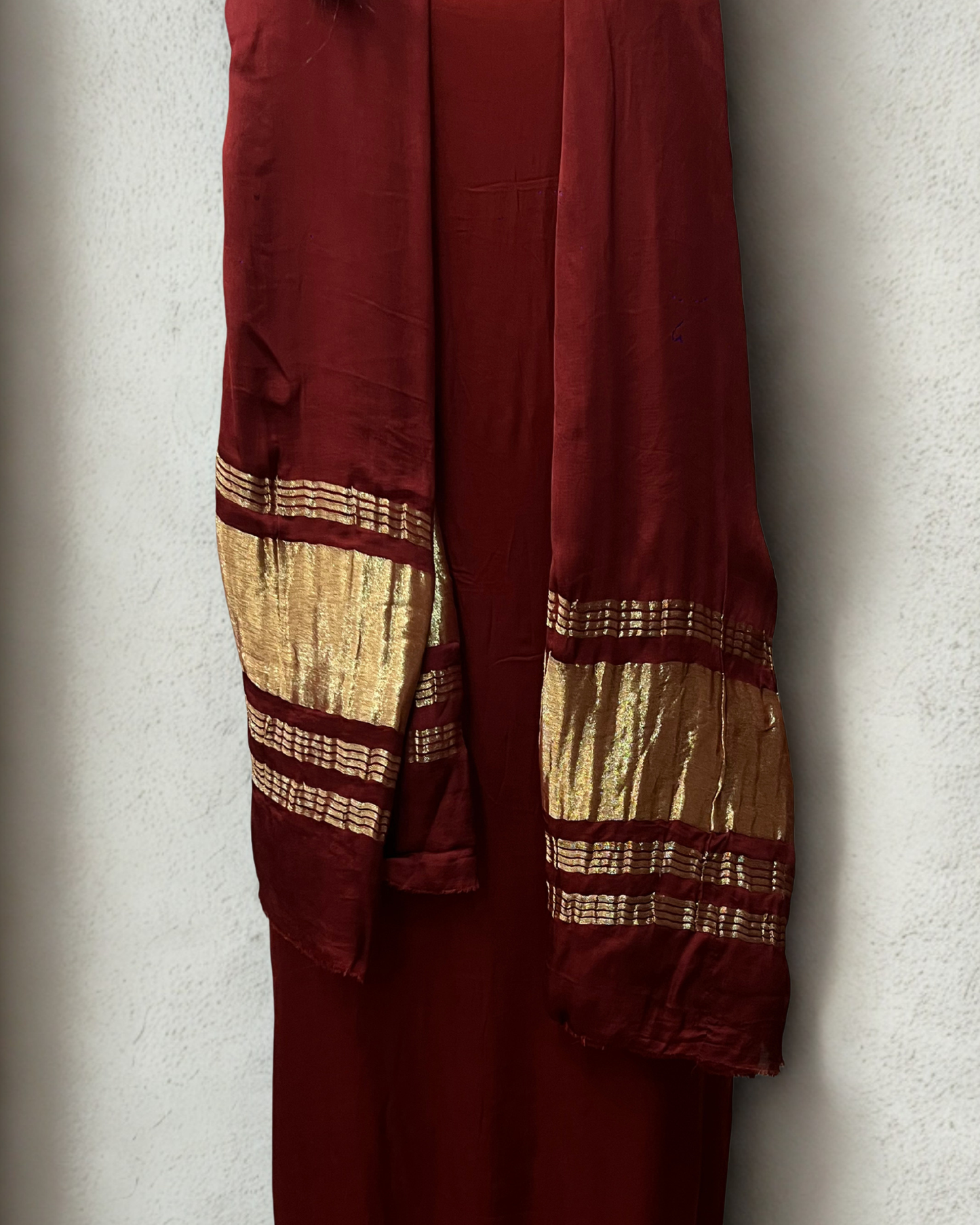 Vyān - Modal Unstitched Suit Set with Lagdi Patta Stole