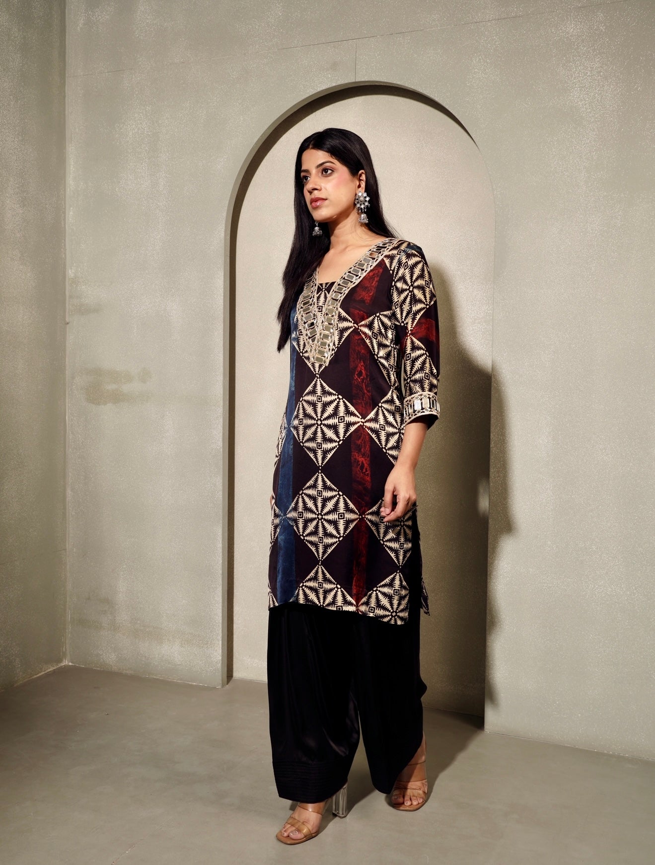Mehfil Muse - Farsi Salwar Set